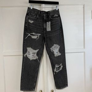 ✨ American Eagle - Disney X AE Mom Jean ✨